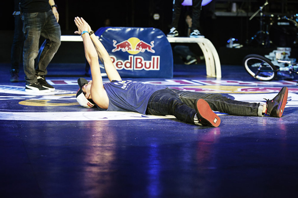 Red-Bull-Circle-of-Balance-Gomez-Celebration_600x