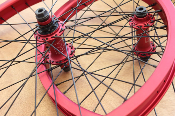 DELUXE-RED-WHEELS-ON-WOOD