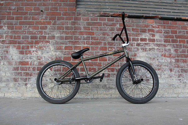 buzka-dak-deathrow-bike-check1_600x