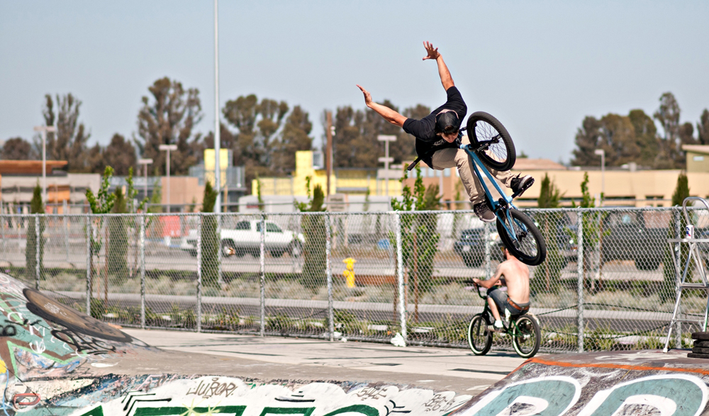 tuck no hander BMX.