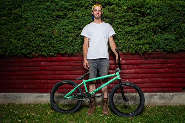 JK_WHIPS_2013_9_600x