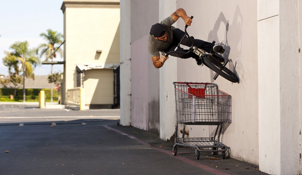 4-dakota_roach_wallride_600x