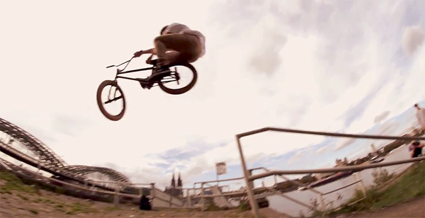 Leon Hoppe Radio Bikes BMX video