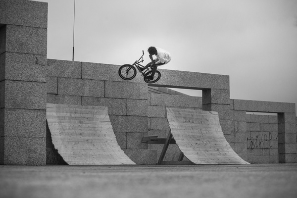 courage-adams-barspin-coastin-bmx