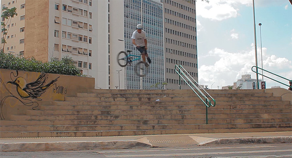 eal-snapback-bmx-video