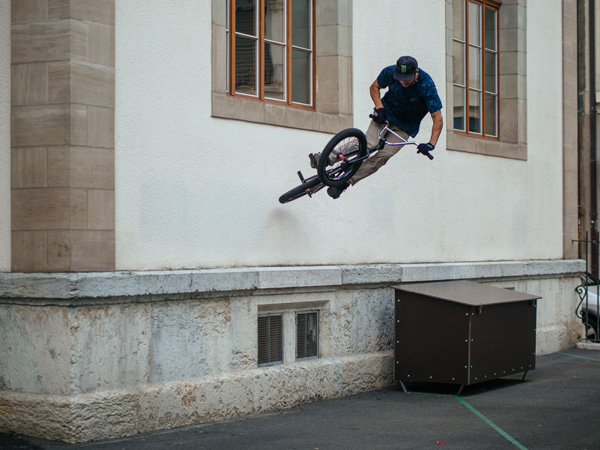 kevin-kalkoff-wallride-bmx