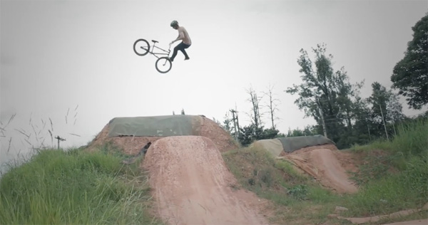 leandro-moreira-rain-bmx-video