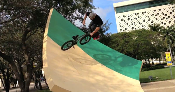 chris-silva-macneil-bmx-vacation-video