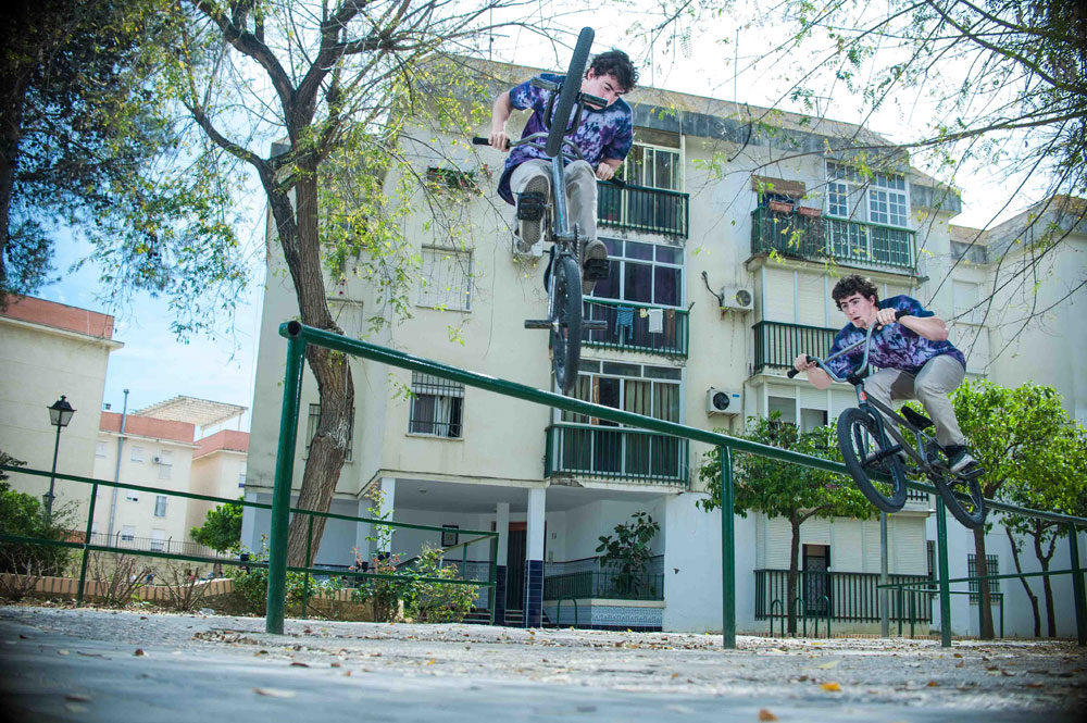 bmx-double-peg-over-180-street