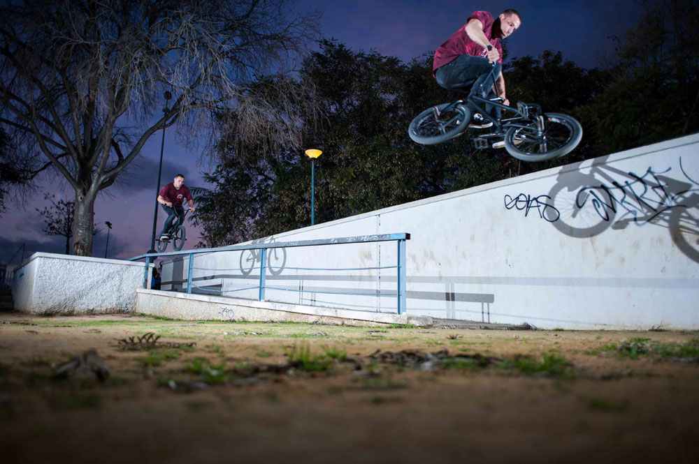 bmx-double-tire-tailwhip-street-bike-rail