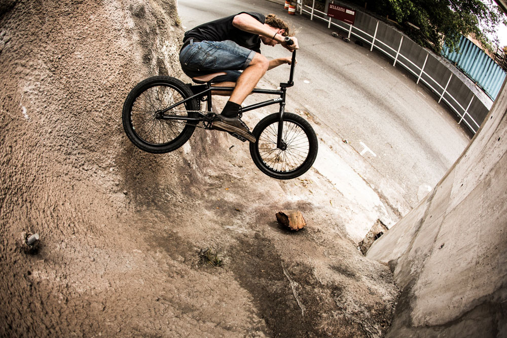 bmx-kevin-schnider-concrete-bank