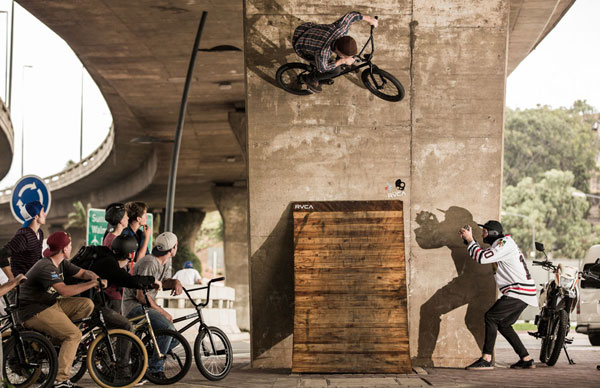 bmx-stuart-laing-wall-carve-600x