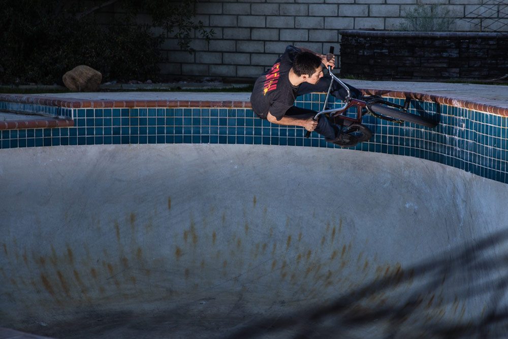 dallas-dunn-bmx-photo-andrew-luna-desert-pool