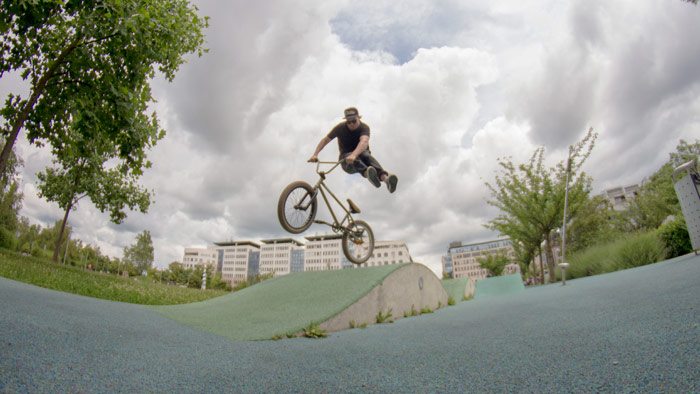 slovenia-bmx-no-foot-can-can