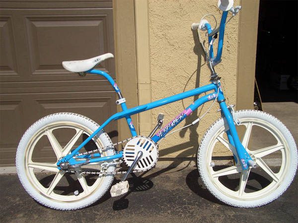 GT-bicycles-1987-performer-bmx-bike