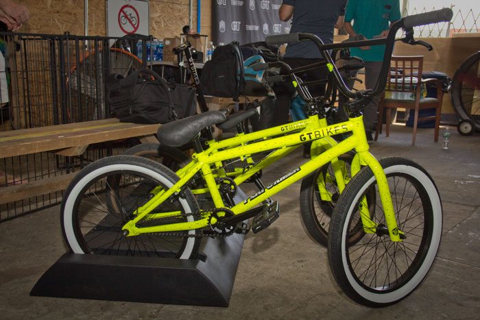 performer-gt-bicycles-2017-bmx-bike-yello