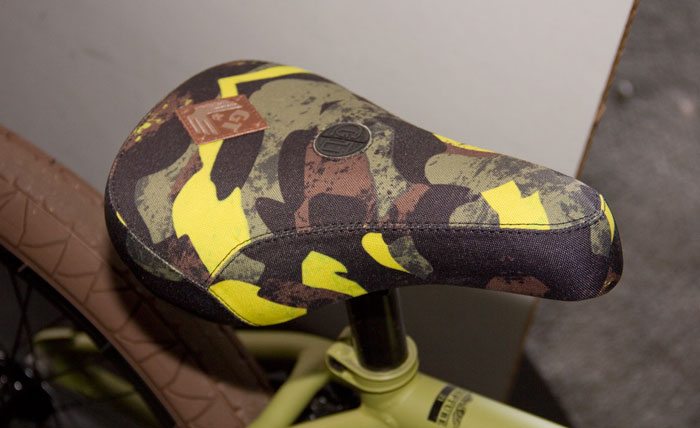 wise-gt-bicycles-2017-bmx-bike-yellow-camo-seat