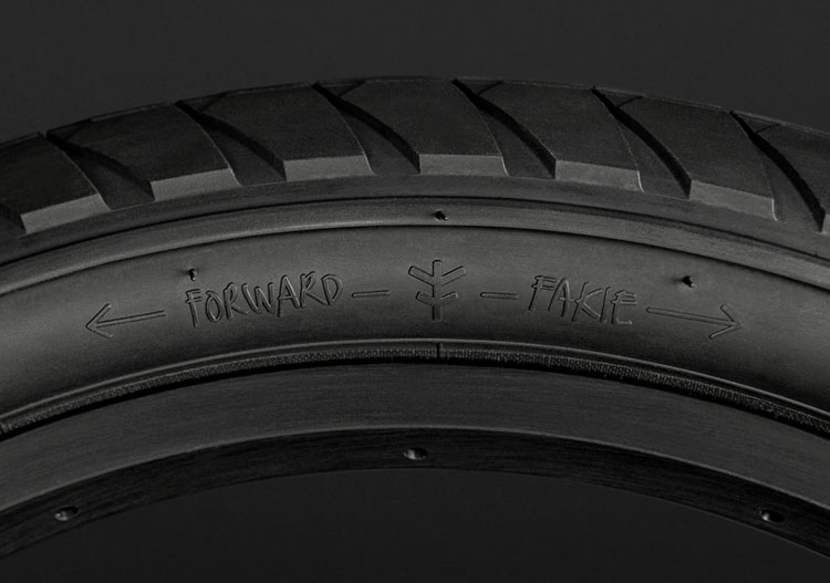 flybikes-fuego-bmx-tire-black-side-forward-fakie