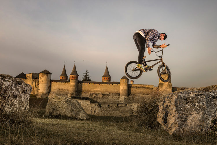 red-bull-vasya-lukyanenko-ukraine-truck-driver-bmx