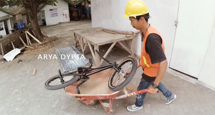 Arya Dypta Day Dream BMX video
