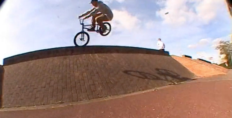 Strangeways Bomb The Suburbs BMX video