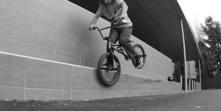 Alexis Desolneux BMX video