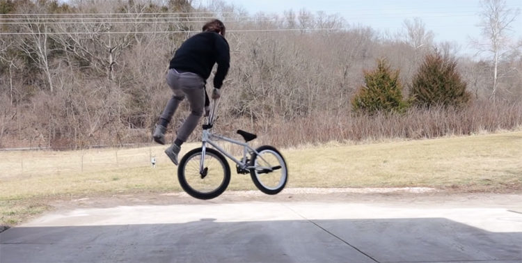 How To Bunnyhop Tailwhip BMX