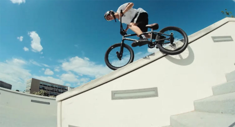 Clement Carpentier Robin Bourhis Do It Yourself BMX video